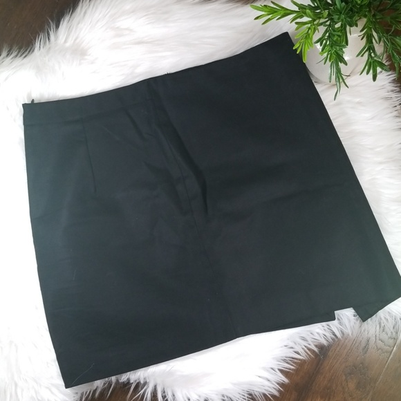 Zara Black Mini-Short Skirt | sz Medium - Picture 2 of 8